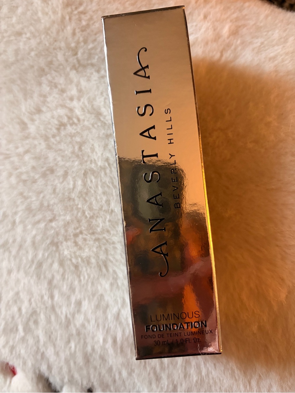 Anastasia Beverly Hills Luminous Foundation - Reflective Silver Box